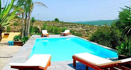 Villa 'Masai' with Private Pool, Wi-Fi and Air Conditioning