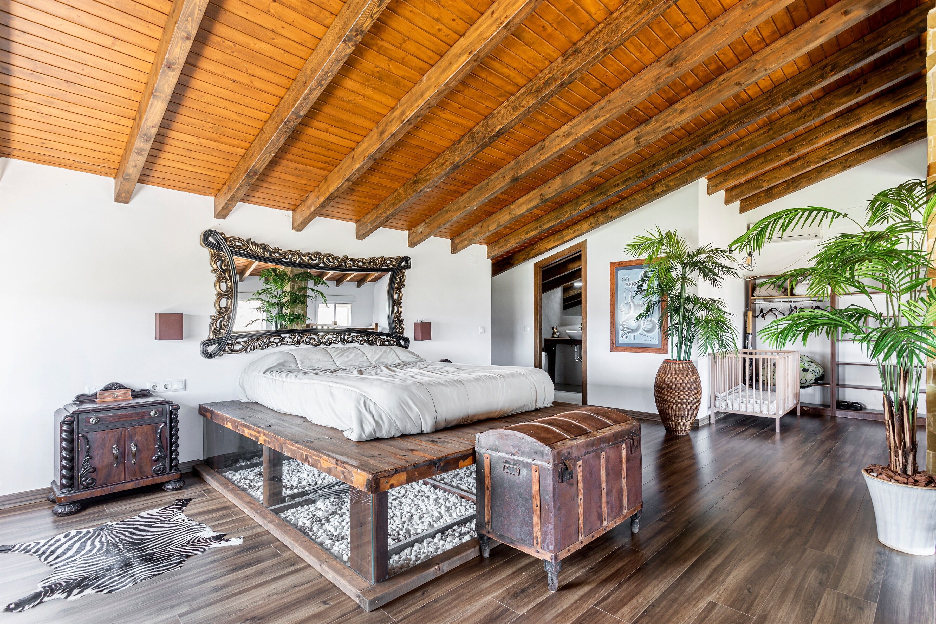 3 dormitorios, tabla de planchar con plancha, wifi gratis y ropa de cama
