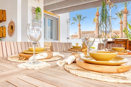 Villa 'Casa Esther' with Sea View, Wi-Fi and Air Conditioning
