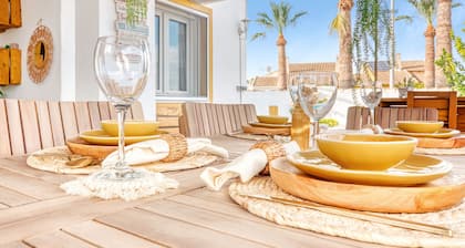 Villa 'Casa Esther' with Sea View, Wi-Fi and Air Conditioning
