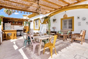 屋外ダイニングエリア