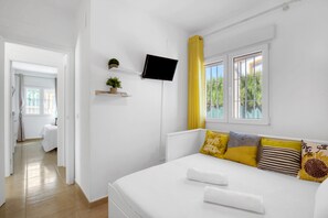 3 室のベッドルーム、アイロン / アイロン台、WiFi (無料)、ベッドシーツ