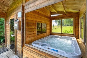 Terrace/patio - Petite House & Wellness Area with Jacuzzi, Wi-Fi, Terrace and Private Garden (Cléguérec)