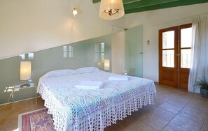2 bedrooms, iron/ironing board, free WiFi, bed sheets - Country House 'Sa Volta' with Mountain View, Wi-Fi and Air Conditioning (selva)