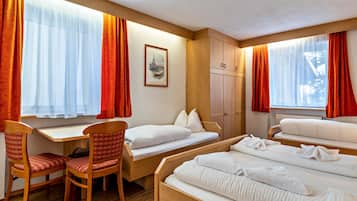 1 bedroom, free WiFi, bed sheets