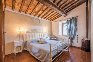 3 habitaciones, tabla de planchar con plancha y wifi gratis 