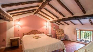 1 bedroom, iron/ironing board, WiFi (free), bed sheets