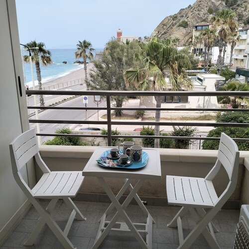 Appartement de vacances 'Solkira' près de la plage avec vue sur la mer, balcon et Wi-Fi