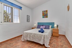 3 bedrooms, iron/ironing board, free WiFi, bed sheets