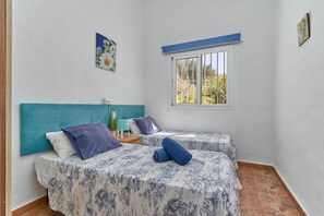 3 bedrooms, iron/ironing board, free WiFi, bed sheets