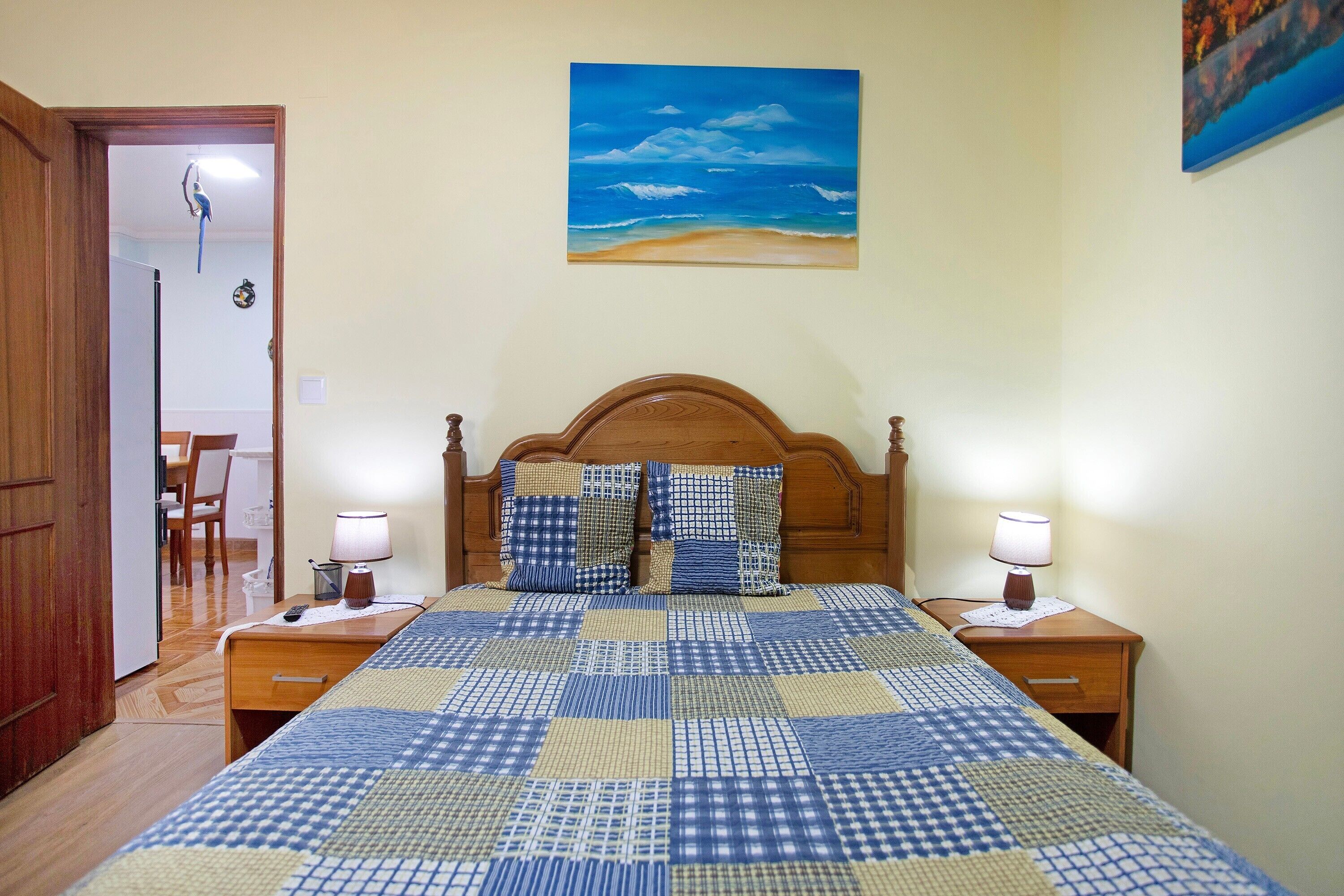 2 makuuhuonetta, silitysrauta/-lauta, ilmainen Wi-Fi, vuodevaatteet