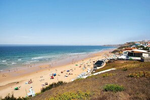 Beach nearby - Holiday Home "Sea Pearl" with Private Terrace & Wi-Fi (Praia da Areia Branca)