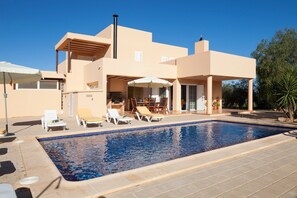 Pool - Villa 'Ca Na Catalina' with Private Pool, Wi-Fi and Air Conditioning (Sant Josep de sa Talaia)