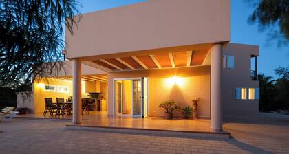 Villa 'Ca Na Catalina' with Private Pool, Wi-Fi and Air Conditioning