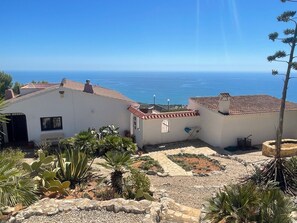 Property grounds - Country House 'Villa La Vista' with Sea View, Private Pool and Wi-Fi (Alcossebre)