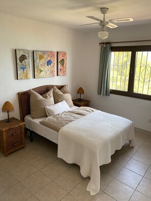 4 habitaciones, tabla de planchar con plancha y wifi gratis 