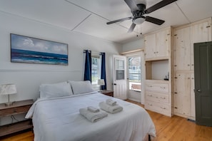 3 camere, una scrivania, ferro/asse da stiro, culla da viaggio