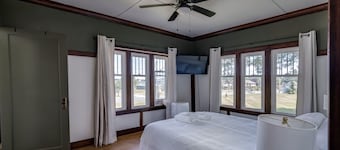 House at K's Motel with majestic views of St. Lawrence River