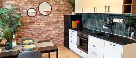 Kühlschrank, Ofen, Herdplatte, Geschirrspüler