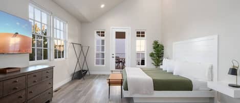 4 habitaciones, tabla de planchar con plancha, wifi y ropa de cama