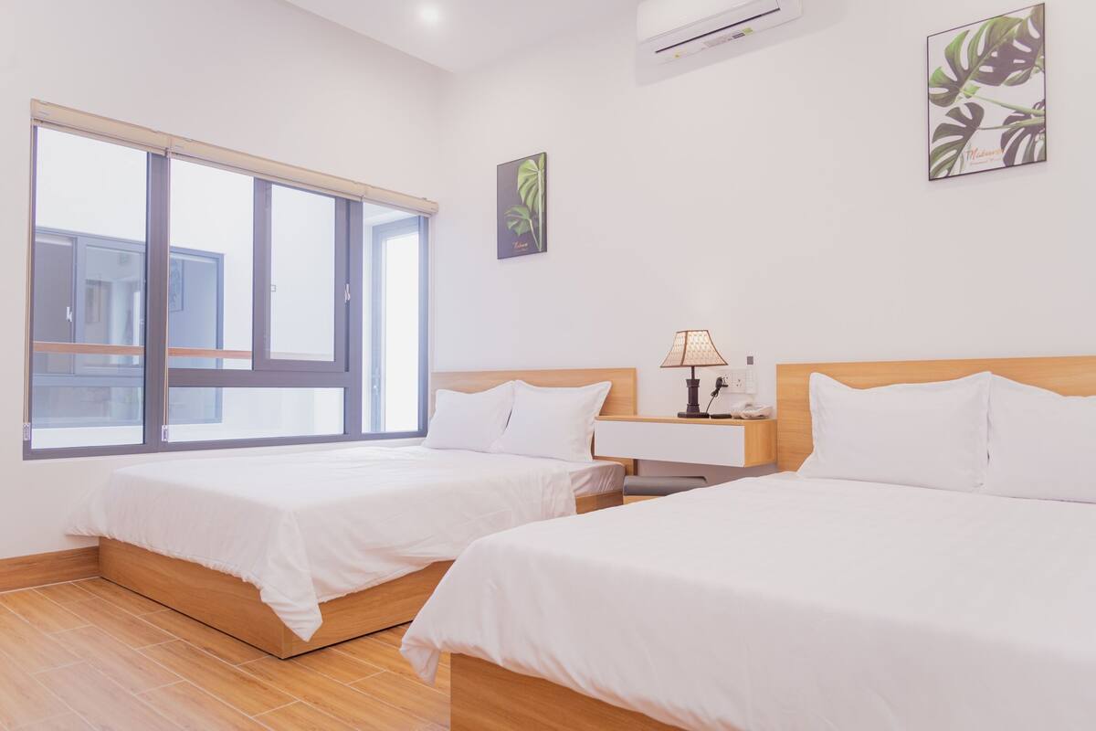 Family Room | 1 bedroom, desk, laptop workspace, blackout drapes