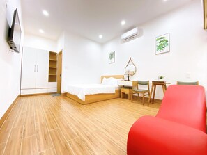 Superior Double Room | Desk, laptop workspace, blackout curtains, free WiFi - OYO 1192 Victory Hotel Dien Ban (Da Nang)