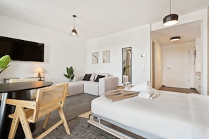 1 bedroom, desk, iron/ironing board, WiFi