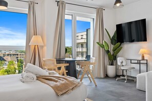 1 chambre, bureau, fer et planche à repasser, Wi-Fi