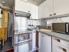 Frigorifero, microonde, forno, lavastoviglie