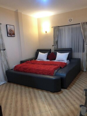 4 chambres, fer et planche à repasser, Wi-Fi, literie fournie