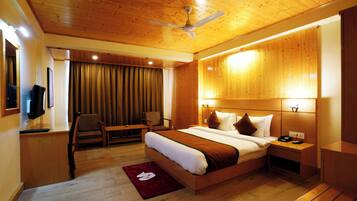 1 bedroom, premium bedding, minibar, desk