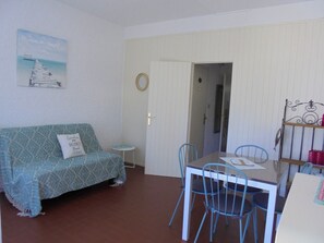 Interior - Renovated studio cabin for 2 with terrace in Argelès-sur-Mer (Argelès-sur-Mer)