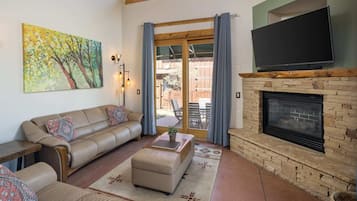 Télévision, cheminée