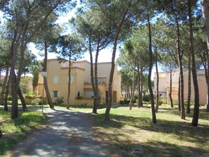 Property grounds - Beautiful 2-room apartment with terrace and parking in Argelès-sur-Mer (Argelès-sur-Mer)