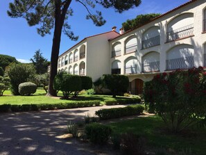 Exterior - Apartment for 6, near sea, tennis and pool (Argelès-sur-Mer)