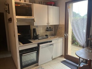 Kühlschrank, Mikrowelle, Geschirrspüler