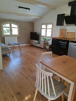 Interior - Appartement T2 Dans Villa à la Campagne (Solliès-Toucas)