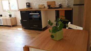 Réfrigérateur, four, plaque de cuisson, lave-vaisselle