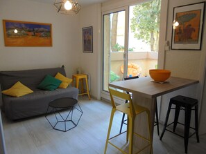 TV - 2-room apartment with terrace and parking near the sea (Argelès-sur-Mer)