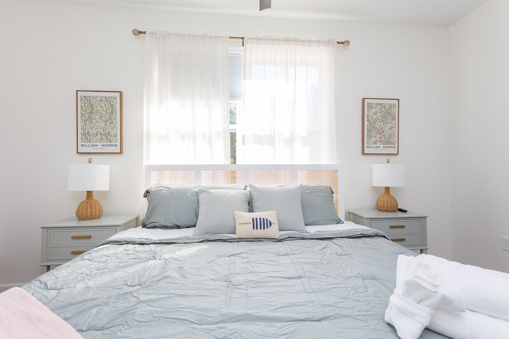 4 slaapkamers, een bureau, wifi (toeslag), beddengoed