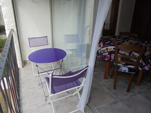 Outdoor dining - 2-room apartment for 6, near beach (Argelès-sur-Mer)