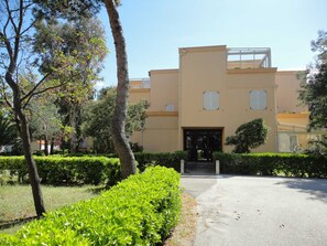 Exterior - Air-conditioned apartment with terrace and parking near the beach (Argelès-sur-Mer)