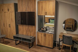 Kamer, 1 twee- of 2 eenpersoonsbedden | Een kluis op de kamer, gratis wifi