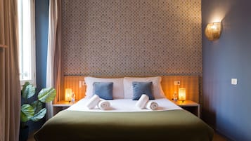 Family Triple Room, 1 Bedroom | In-room safe, desk, free cribs/infant beds, free WiFi