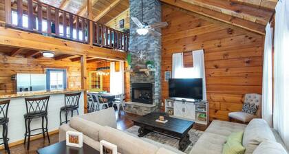 This cabin is a 4 bedroom(s), 2 bathrooms, located in Stanton, KY.
