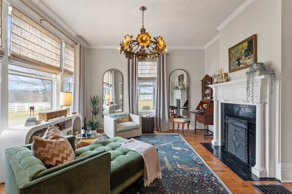 Smart TV, fireplace, offices