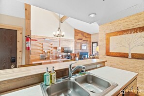 Interior - Premium Ski In Ski Out at Giants Steps Chairlift! (Brian Head)