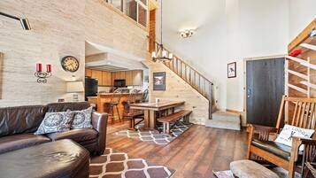 Télévision, cheminée, table de tennis de table