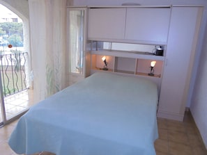 2 bedrooms