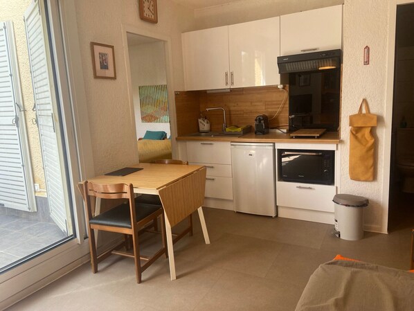 Kühlschrank, Mikrowelle